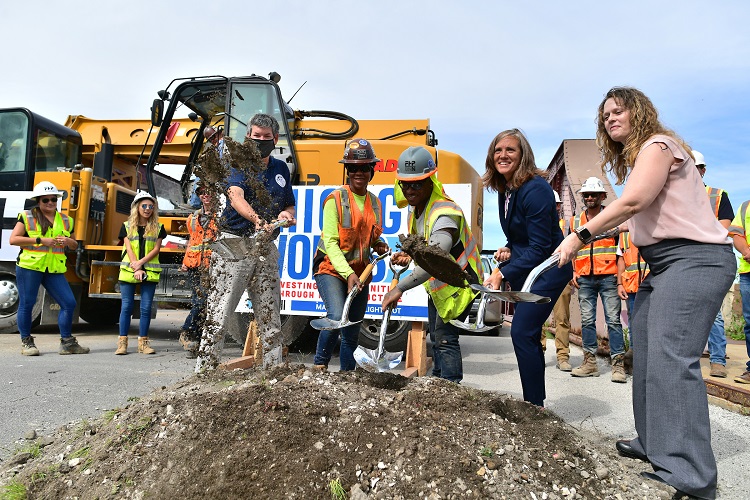 CDOT Joins Aldermen Hopkins at Groundbreaking for Webster Avenue Bridge